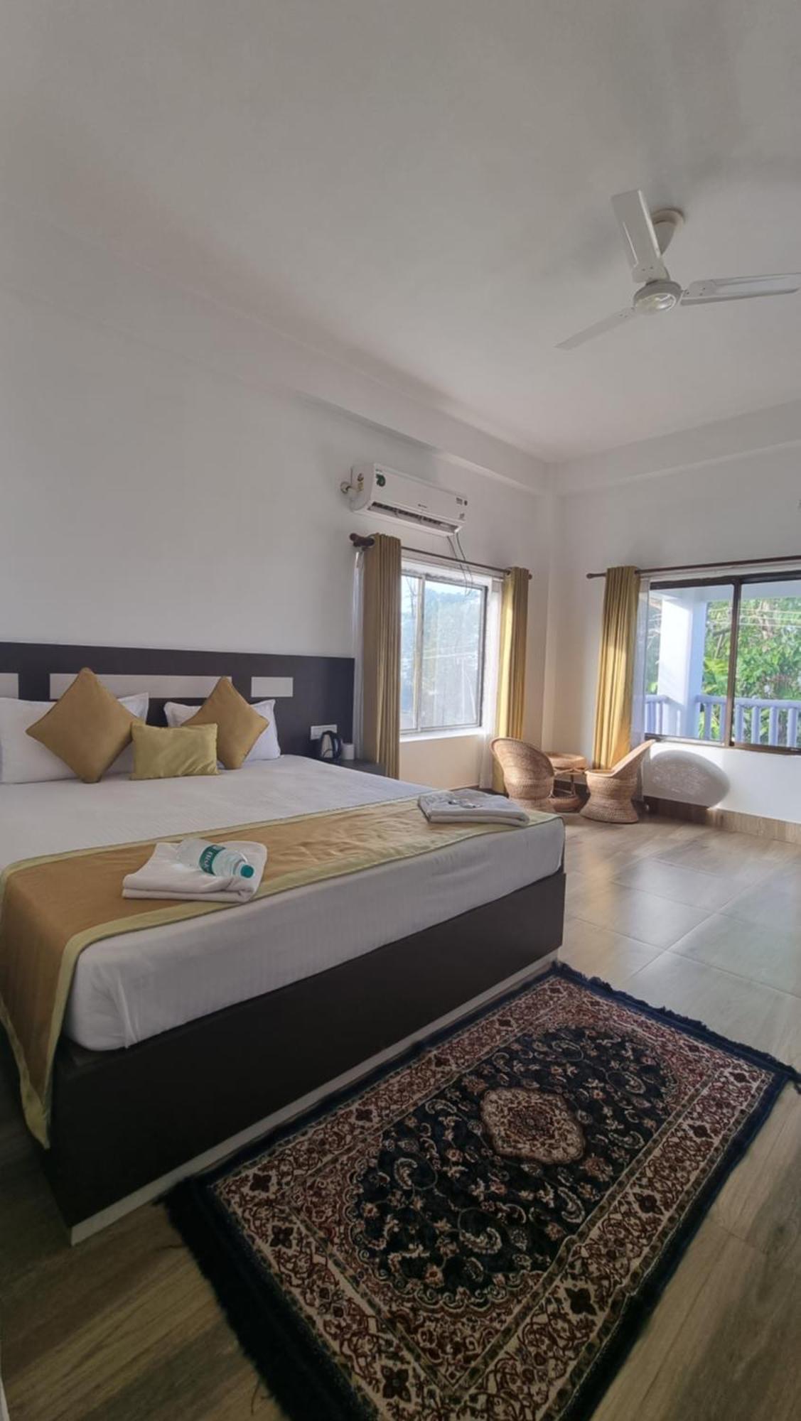 Shivaji Inn Kāziranga Kültér fotó