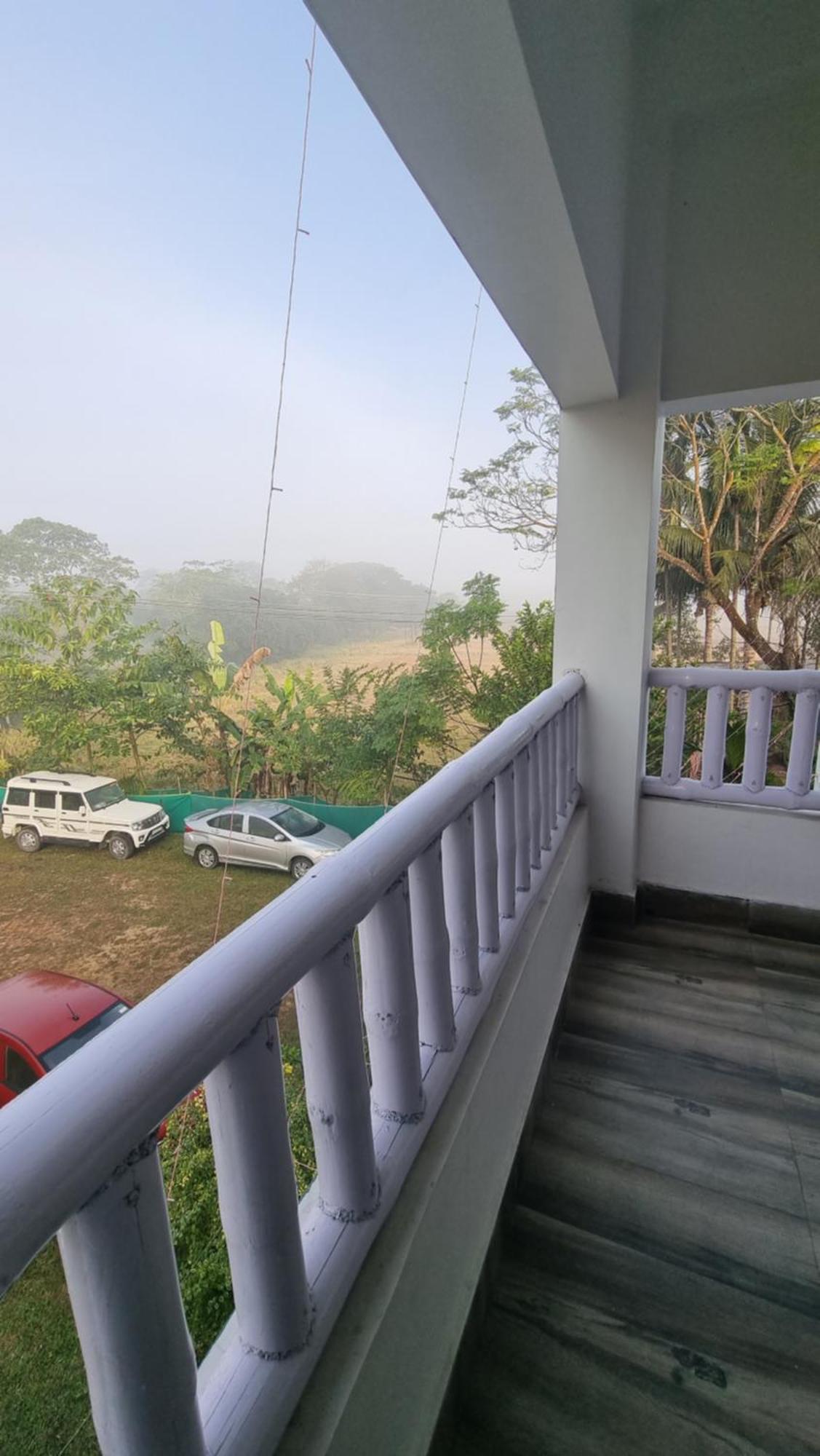 Shivaji Inn Kāziranga Kültér fotó