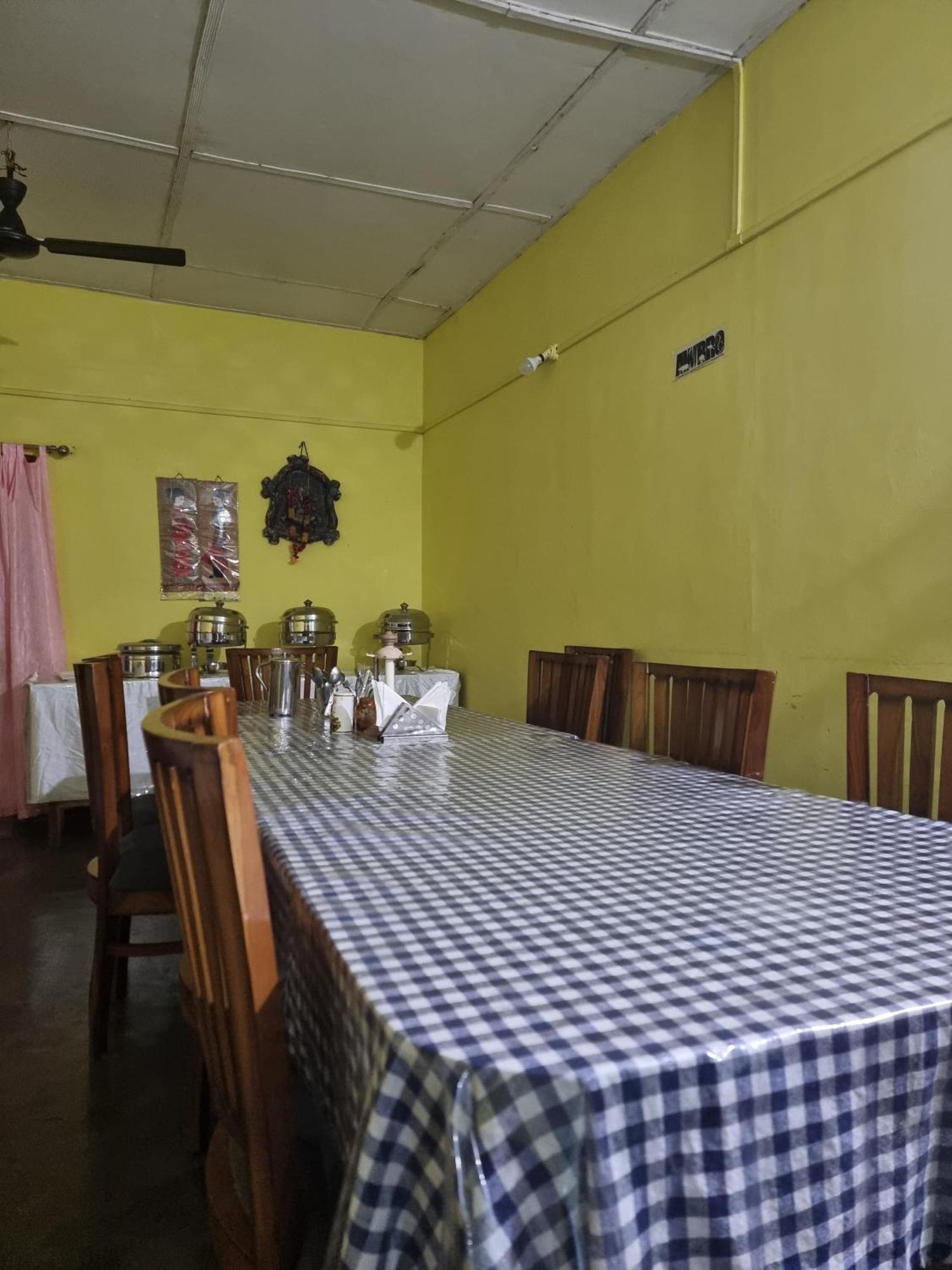 Shivaji Inn Kāziranga Kültér fotó