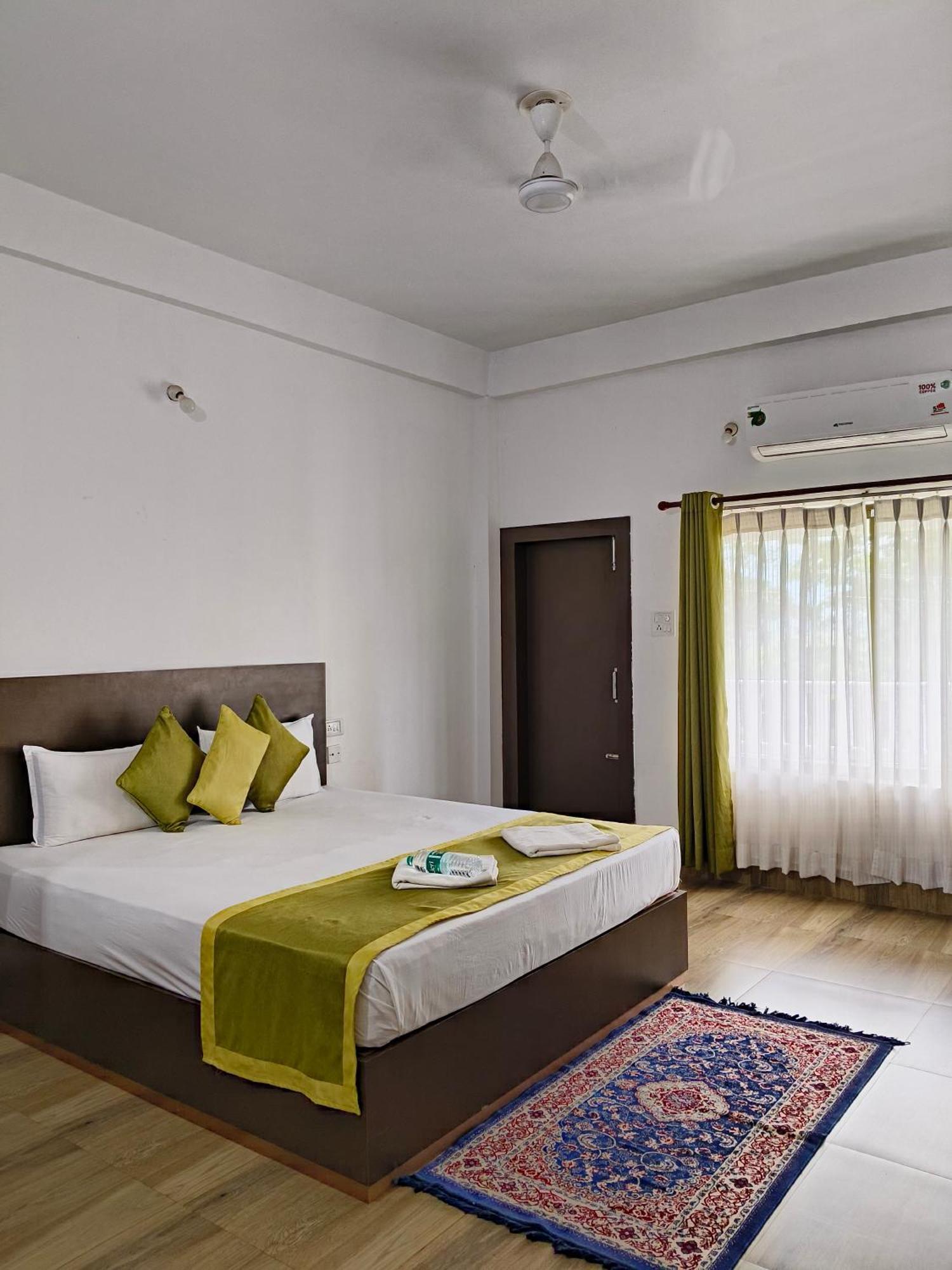 Shivaji Inn Kāziranga Kültér fotó