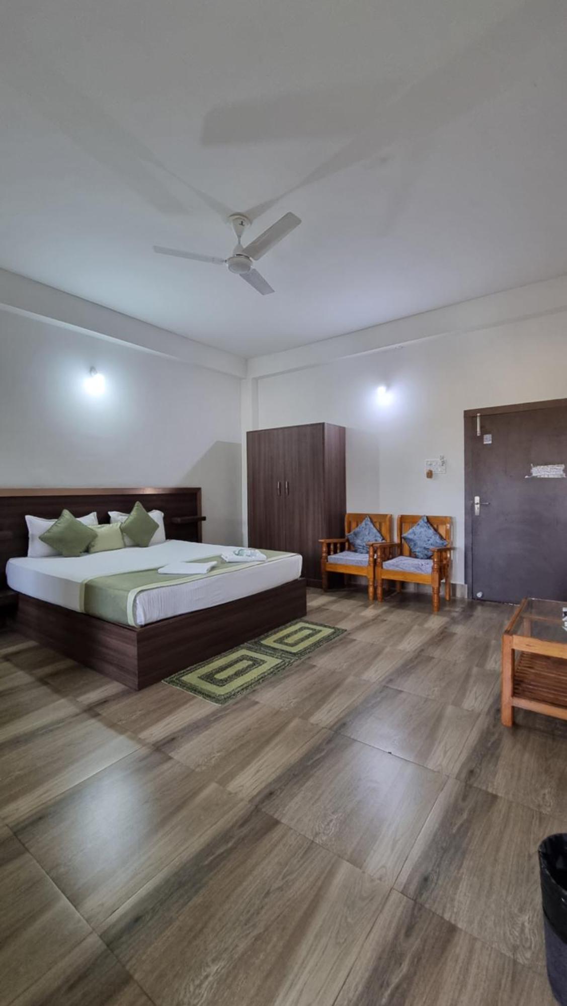 Shivaji Inn Kāziranga Kültér fotó